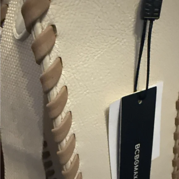 BCBG Designer Genuine leather Crossbody Handbag NWT - Picture 7 of 13